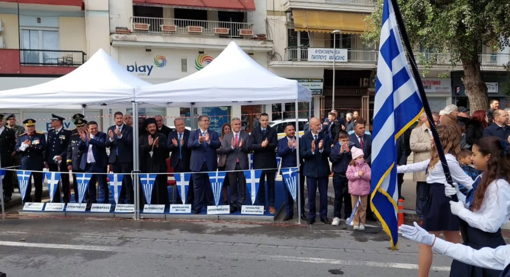 Με λαμπρότητα και εθνική υπερηφάνεια γιορτάστηκε η 28η Οκτωβρίου στην Έδεσσα – Το μήνυμα του Ιορδάνη Τζαμτζή