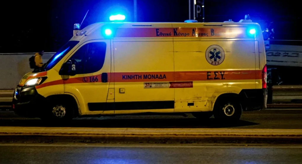 Τραγωδία με 30χρονο νεκρό σε τροχαίο στο Κερατσίνι, η μηχανή του προσέκρουσε σε προστατευτικά και έπεσε σε σταθμευμένα ΙΧ