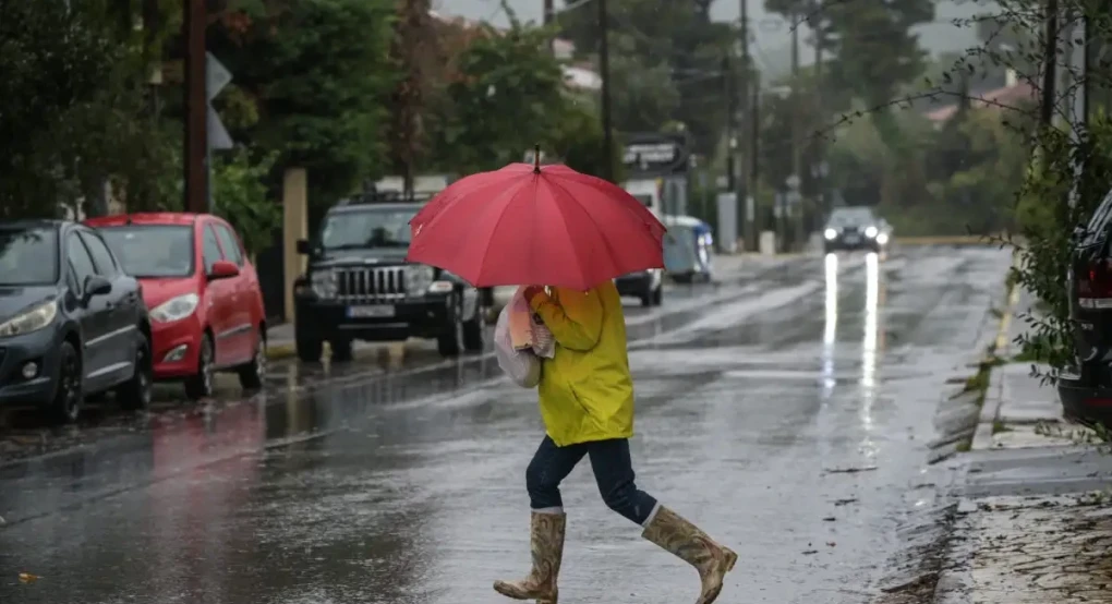 Κακοκαιρία: Μήνυμα του 112 σε Εύβοια, Μαγνησία και Σποράδες για περιορισμό των μετακινήσεων