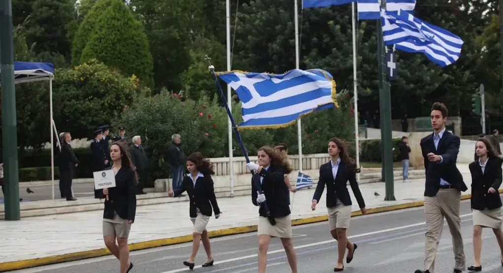 Καιρός – 28η Οκτωβρίου: Παρελάσεις με βροχή, σε ποιες περιοχές θα «χτυπήσει» η κακοκαιρία