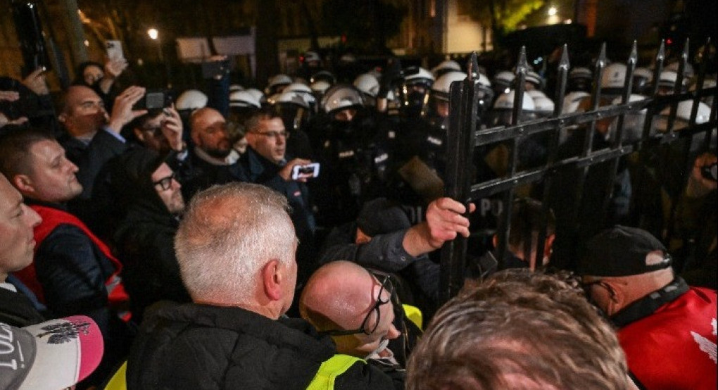 Πολωνία - πολιτική κρίση: Απομακρύνθηκε ο πρόεδρος του Συνταγματικού Δικαστηρίου