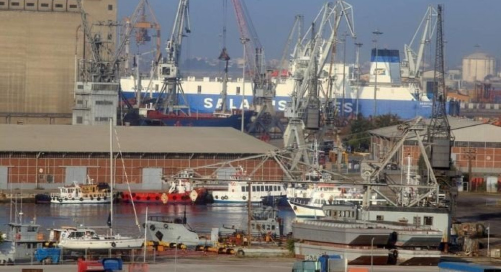 Θεσσαλονίκη: Πρόσκρουση φορτηγών πλοίων με υλικές ζημίες