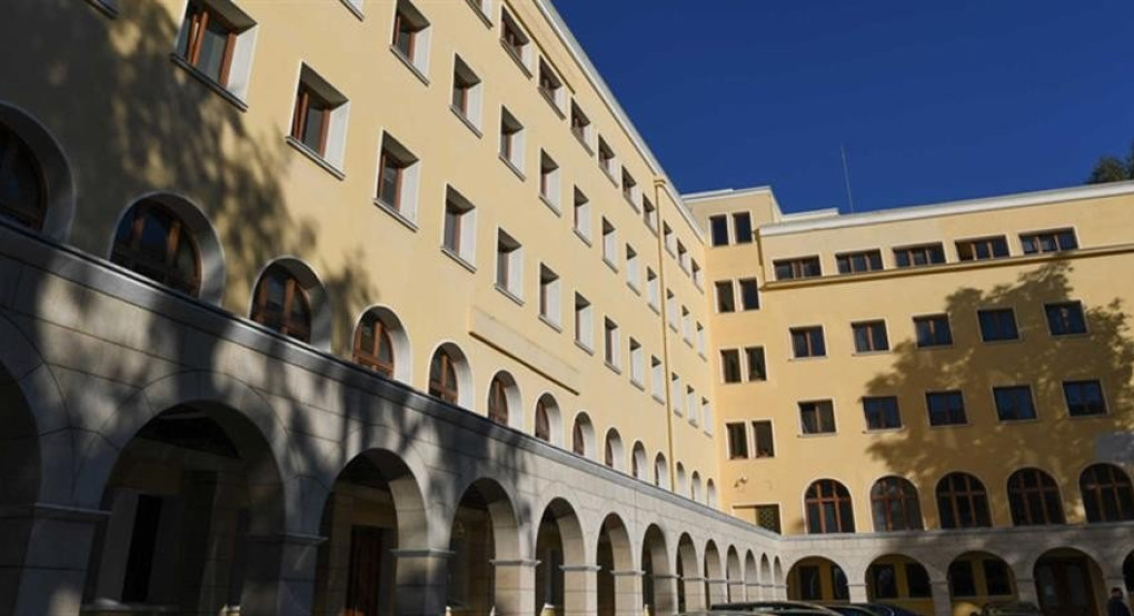 Συναγερμός για ύποπτα αντικείμενα στη Μονή Πετράκη