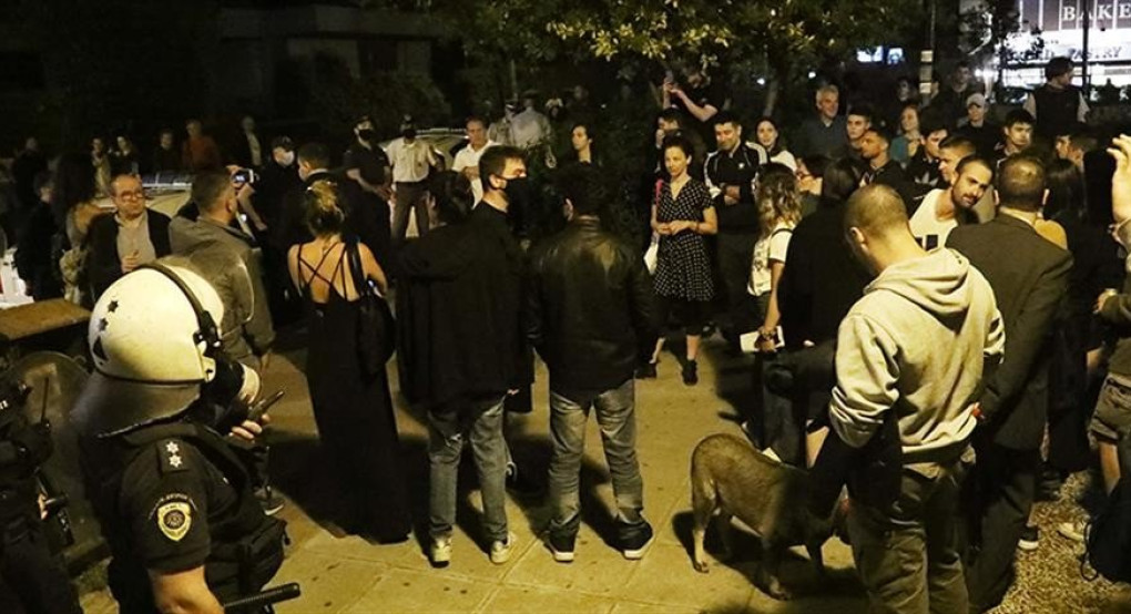 Αγία Παρασκευή: ένταση στην πλατεία παρά την απαγόρευση