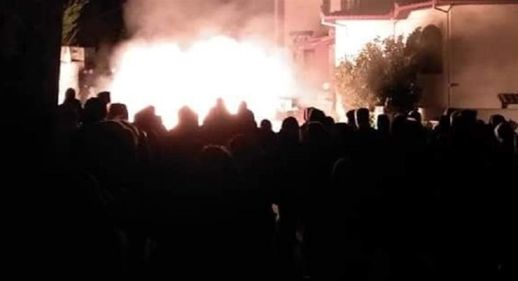 Έβαλαν φωτιά σε ξενοδοχείο που θα φιλοξενούσε πρόσφυγες