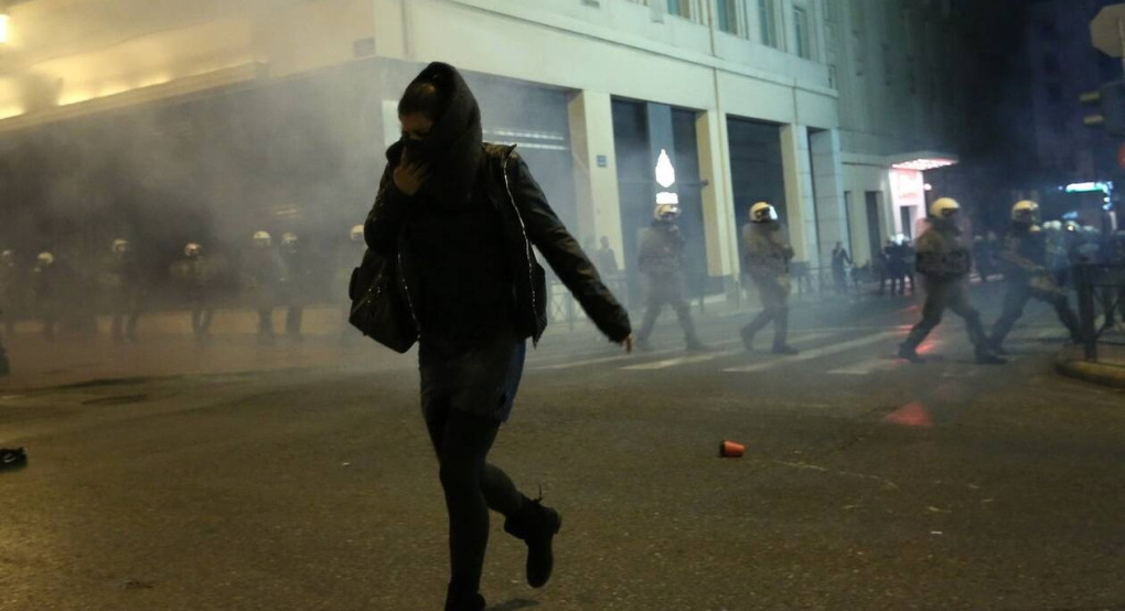 Ένταση και χημικά σε πλατεία της Κυψέλης μεταξύ αστυνομίας και συγκεντρωμένων