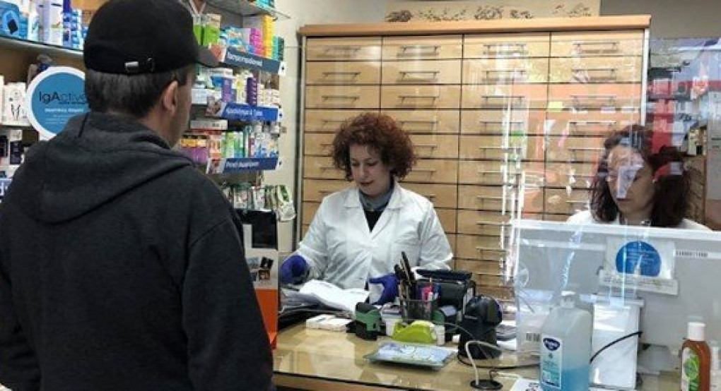 Είδος υπό εξαφάνιση το πλεξιγκλάς λόγω κορονοϊου- Ολοι τοποθετούν διαχωριστικά, ακόμα και τα ταξί