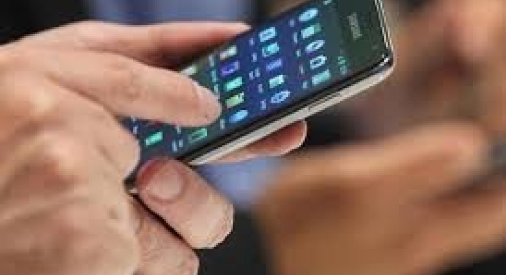Κόντρα για τις τιμές της κινητής τηλεφωνίας