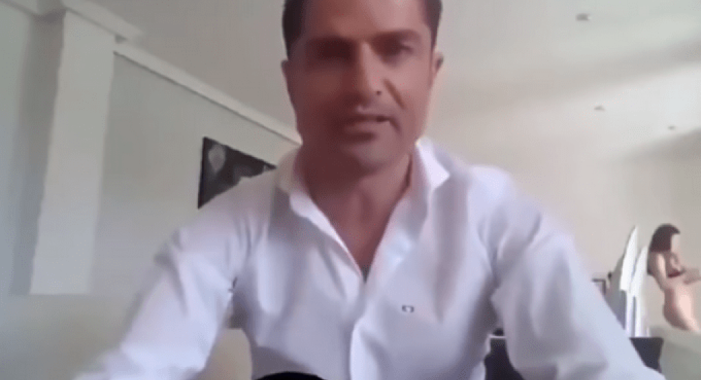 Δημοσιογράφος έδινε ρεπορτάζ με Skype, όταν πέρασε η ερωμένη του (video)