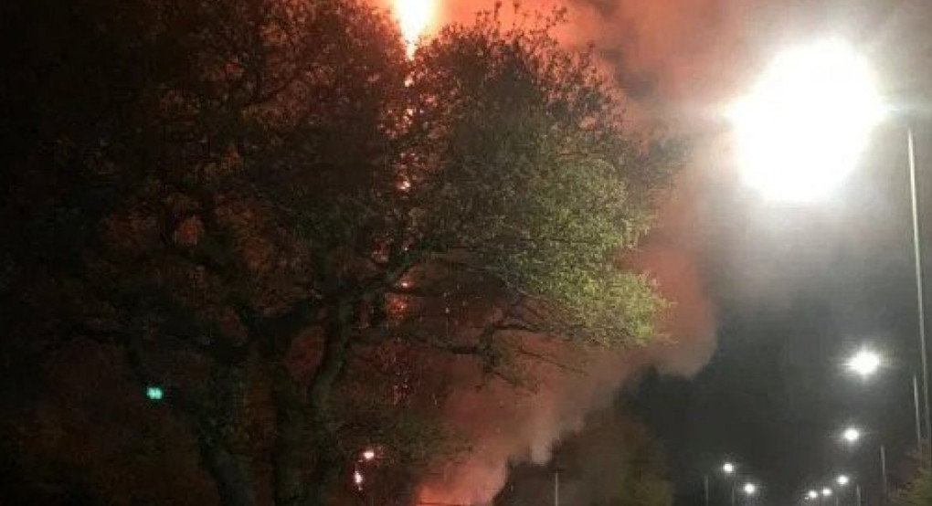 Βρετανία: «Φωτιά και Οργή για το 5G» - Μαζικοί οι εμπρησμοί κεραιών - Θεωρούνται ότι αναπαράγουν τον κορωνοϊό