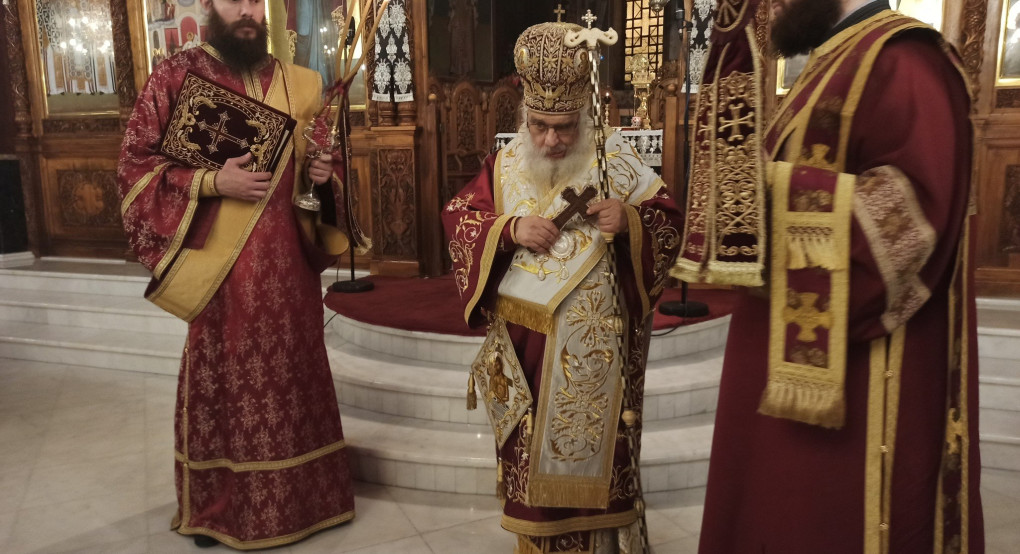 Ανάσταση στην Αγία Σκέπη και Αρχιερατική Θεία Λειτουργία 