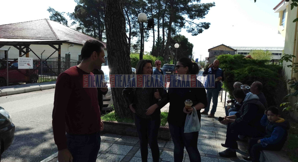 Συγκέντρωση διαμαρτυρίας πωλητών-παραγωγών λαϊκών αγορών (βίντεο)