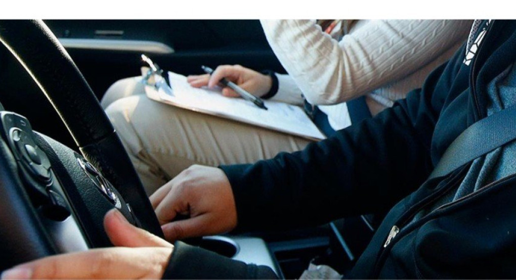 Δίπλωμα οδήγησης: ποτέ αρχίζουν οι εξετάσεις 