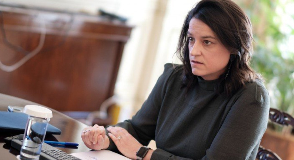 Κεραμέως: Ξεκίνησε η παράδοση tablet στα σχολεία της χώρας 