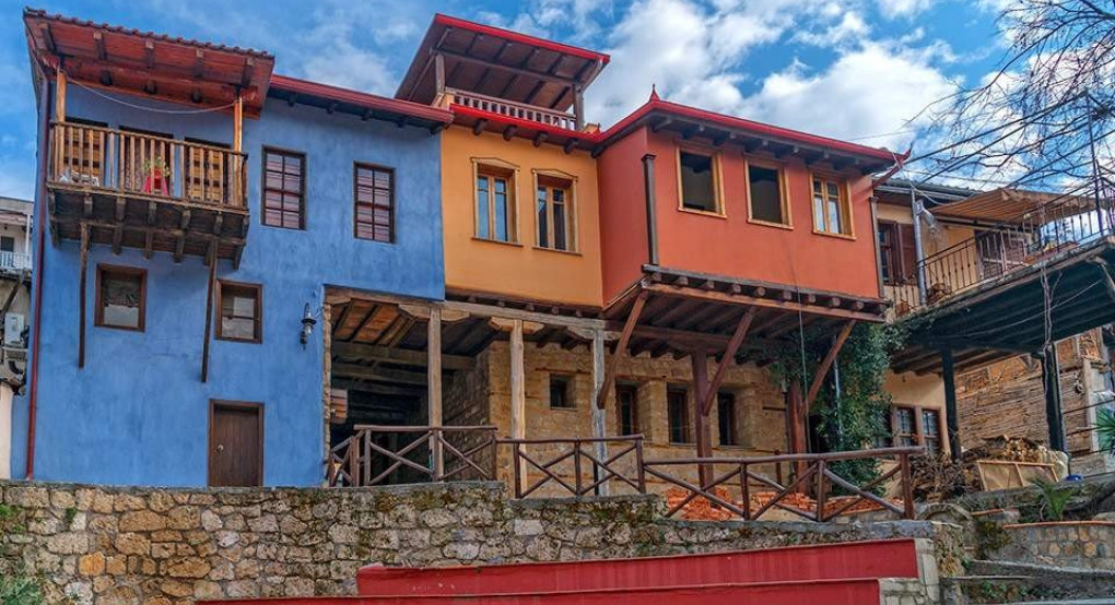 Κανονικό...γκαράζ ανακάλυψαν οι αστυνομικοί! 