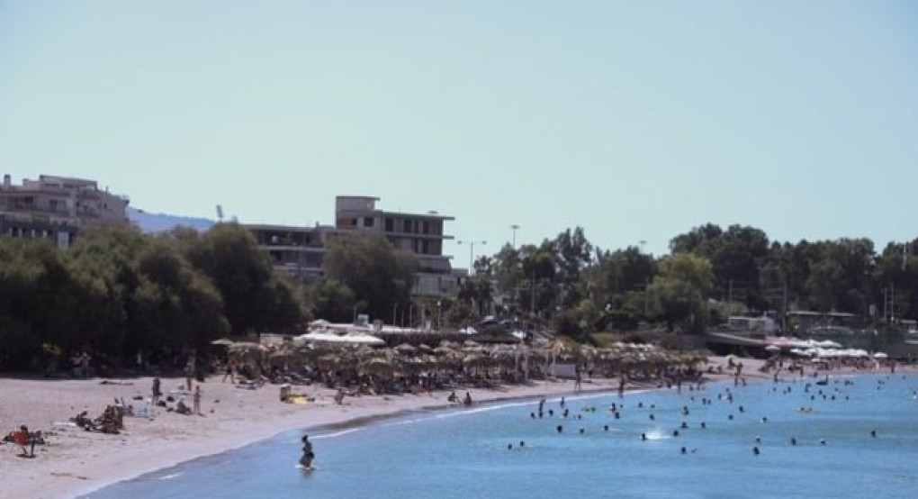 Κορονοϊός: Πώς θα κάνουμε μπάνια φέτος, πόσο επικίνδυνη είναι η άμμος;