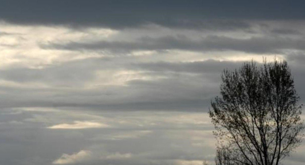 Καιρός: νεφώσεις και τοπικές βροχές