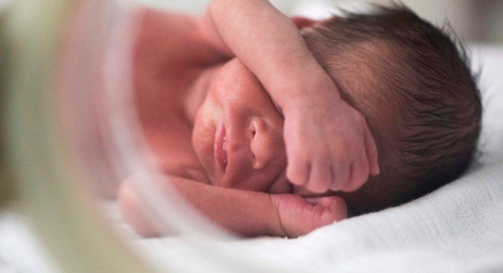 Αναστέλλεται το όριο των 50 ετών για υποβοηθούμενη αναπαραγωγή λόγω της πανδημίας -