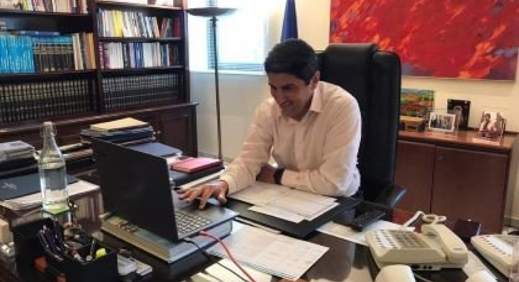 Τηλεδιάσκεψη με Περιφερειάρχες και Δημάρχους για τη σταδιακή επανεκκίνηση της αθλητικής δραστηριότητας στις εγκαταστάσεις τους 