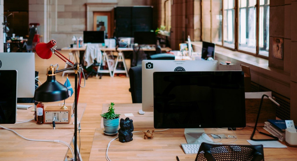 Απολύμανση στον χώρο εργασίας: Πώς θα γίνει σωστά, πού “πάνε” τα μικρόβια