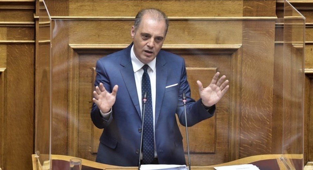 "Διόρθωσε" το βιογραφικό του ο Βελόπουλος- Μετά την διάψευση από το Πανεπιστήμιο Κύπρου οτι πήρε πτυχίο