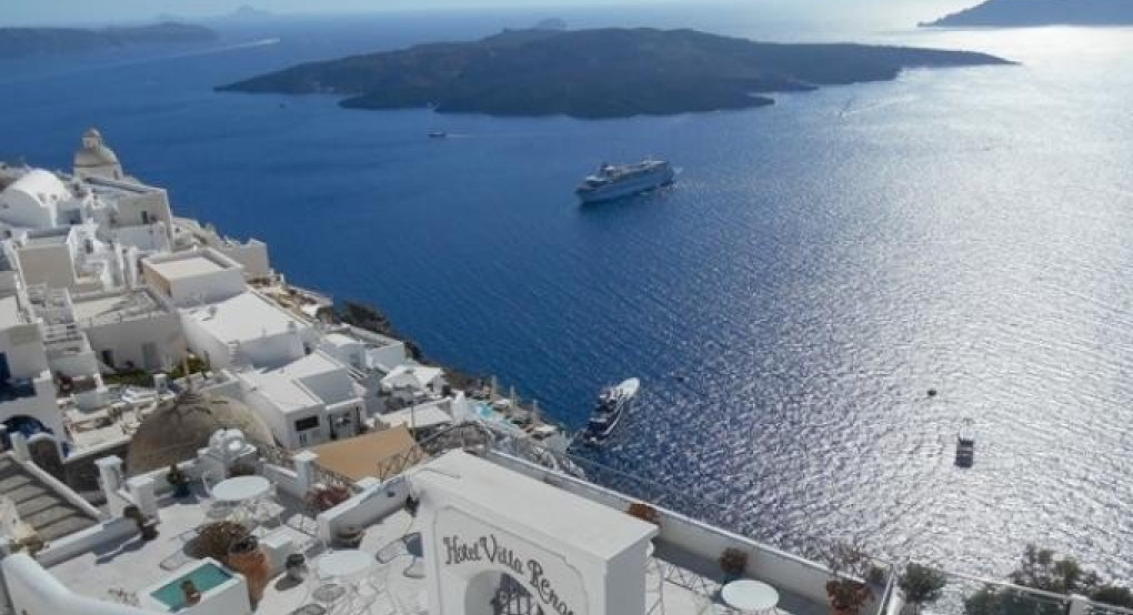 Το σχέδιο του υπ. Υγείας για τον τουρισμό: Πώς θα αντιμετωπίζονται πιθανά κρούσματα στα νησιά