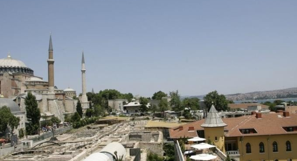 Συνεχίζει να προκαλεί η Τουρκία για την Αγία Σοφία: «Η Ελλάδα να απαλλαχθεί από τα ιστορικά κόμπλεξ»
