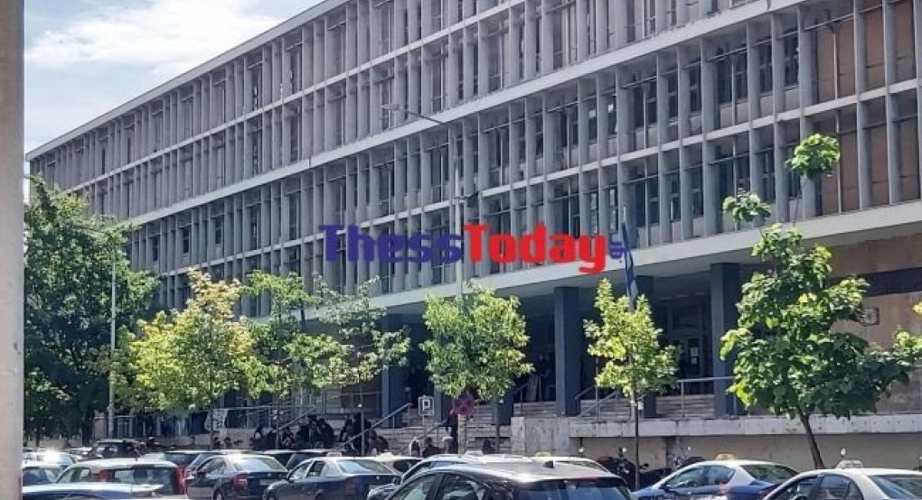 “Αστακός” τα δικαστήρια Θεσσαλονίκης (ΦΩΤΟ)