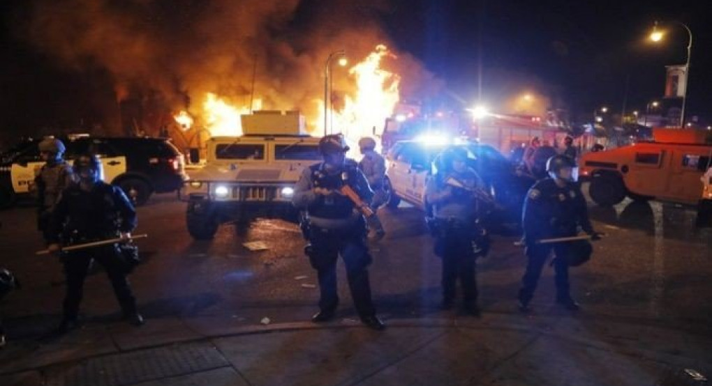 Τζορτζ Φλόιντ: Φλέγονται οι ΗΠΑ - Δύο νεκροί σε λίγες ώρες - Σε ετοιμότητα ο στρατός