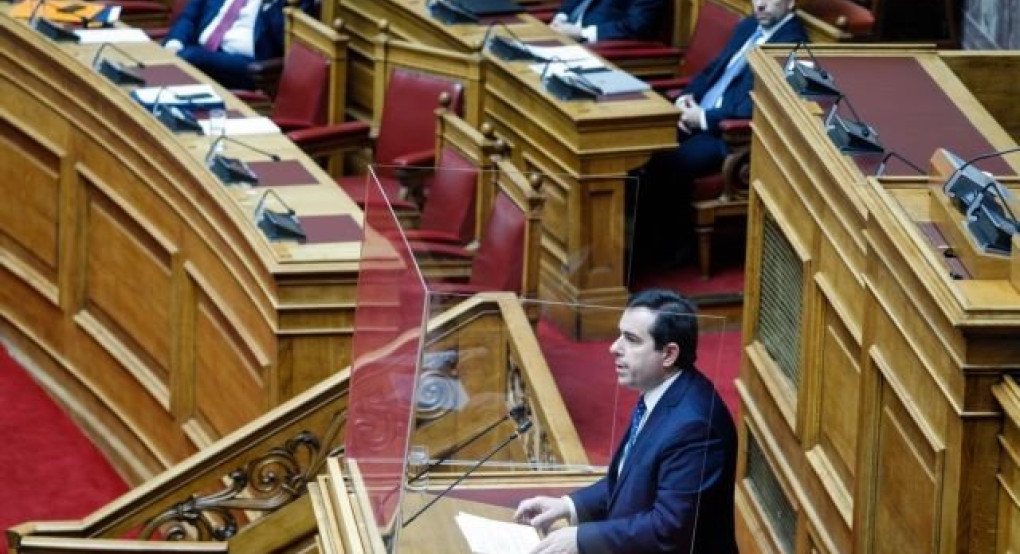 Μηταράκης: Μειωμένοι κατά 15% πρόσφυγες και μετανάστες που διαμένουν στα νησιά