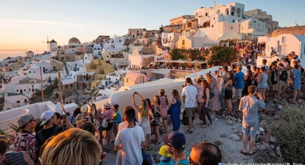 «Τουρισμός για Όλους»: Voucher σε 250.000 δικαιούχους