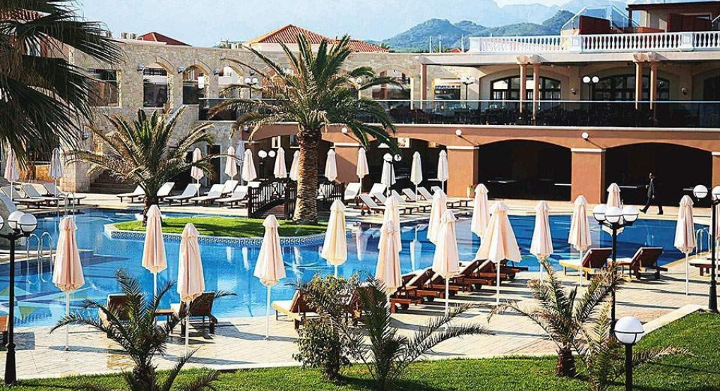 Σε ποιες υπηρεσίες και προϊόντα μειώνεται ο ΦΠΑ στο 13% για ένα πεντάμηνο