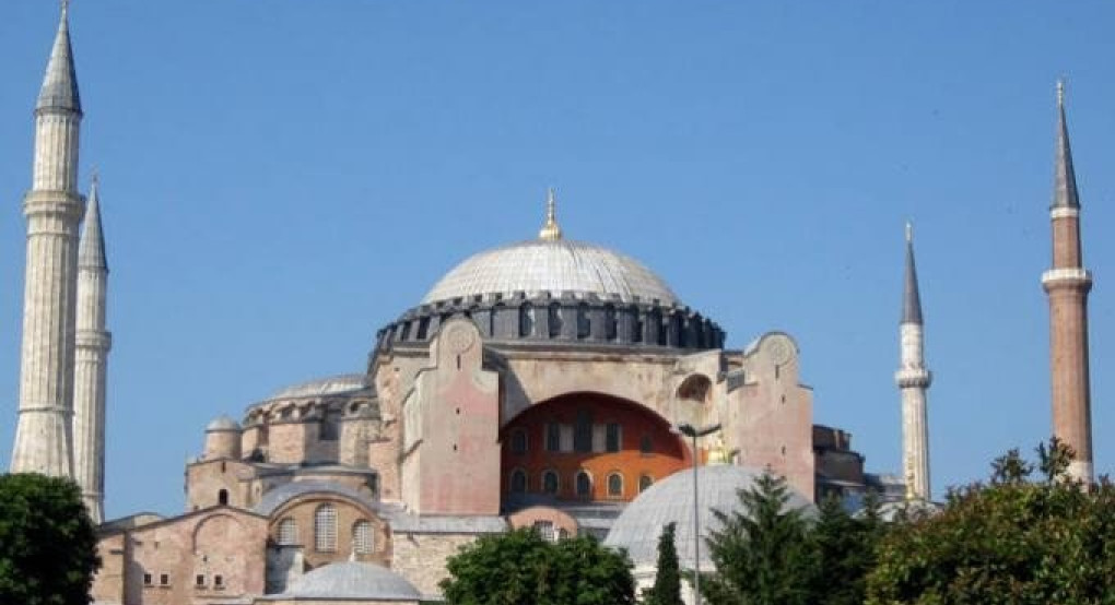 Δημοσίευμα Hurriyet: «Έχουν ήδη παραγγελθεί χαλιά για το εσωτερικό της Αγίας Σοφίας»