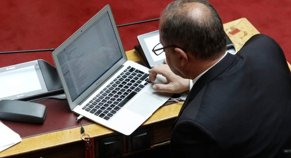 Στιγμιότυπα από την εισήγηση του Διονύση Σταμενίτη 