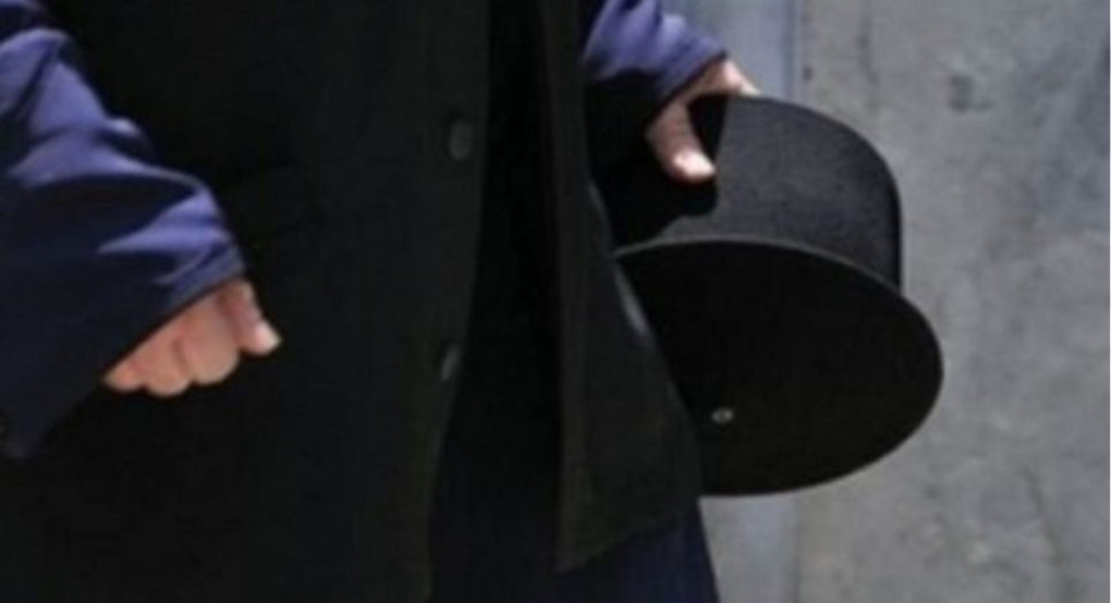 Ροζ σκάνδαλο με 62χρονο ιερέα που έβγαζε τα ράσα και έκανε τον εραστή