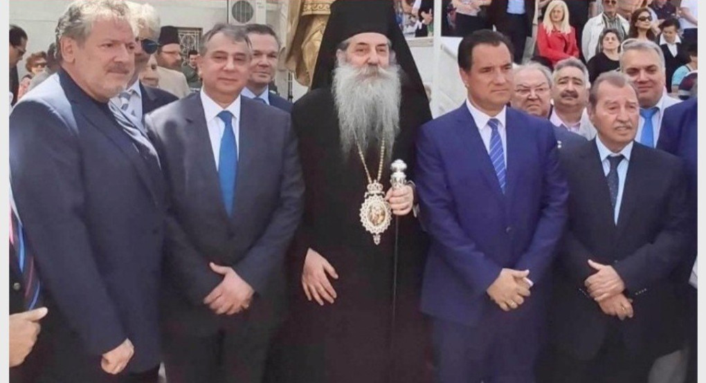 Αποκάλυψε άγαλμα του Κωνσταντίνου Παλαιολόγου ο Άδωνις 