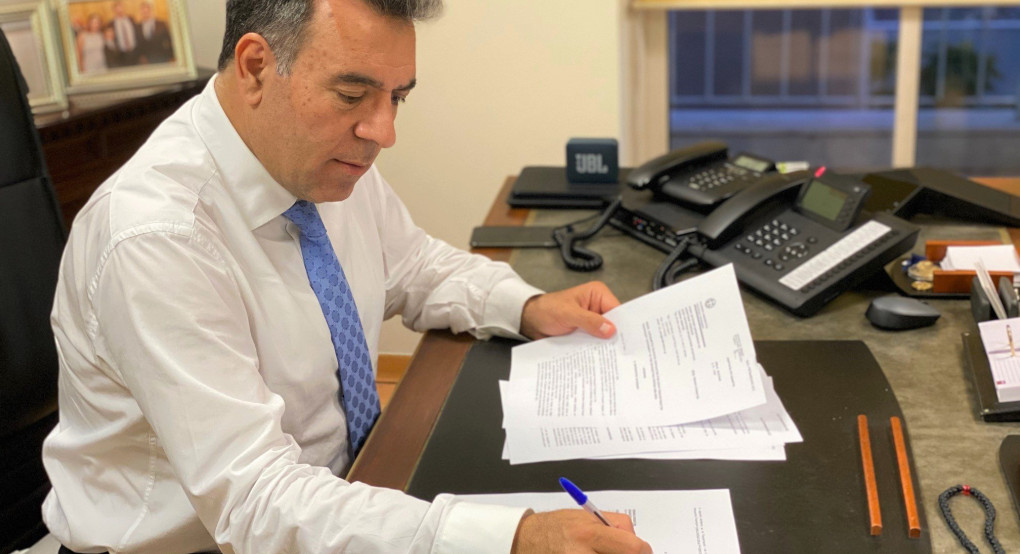 Μάνος Κονσόλας: "Για πρώτη φορά στην ιστορία του θεσμού της τουριστικής εκπαίδευσης ιδρύονται και λειτουργούν ταυτόχρονα 5 Σχολές Ξεναγών"