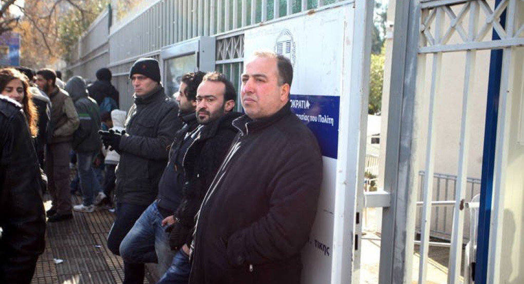 Με ραντεβού η παραλαβή των αδειών διαμονής από το υπουργείο Μετανάστευσης και Ασύλου