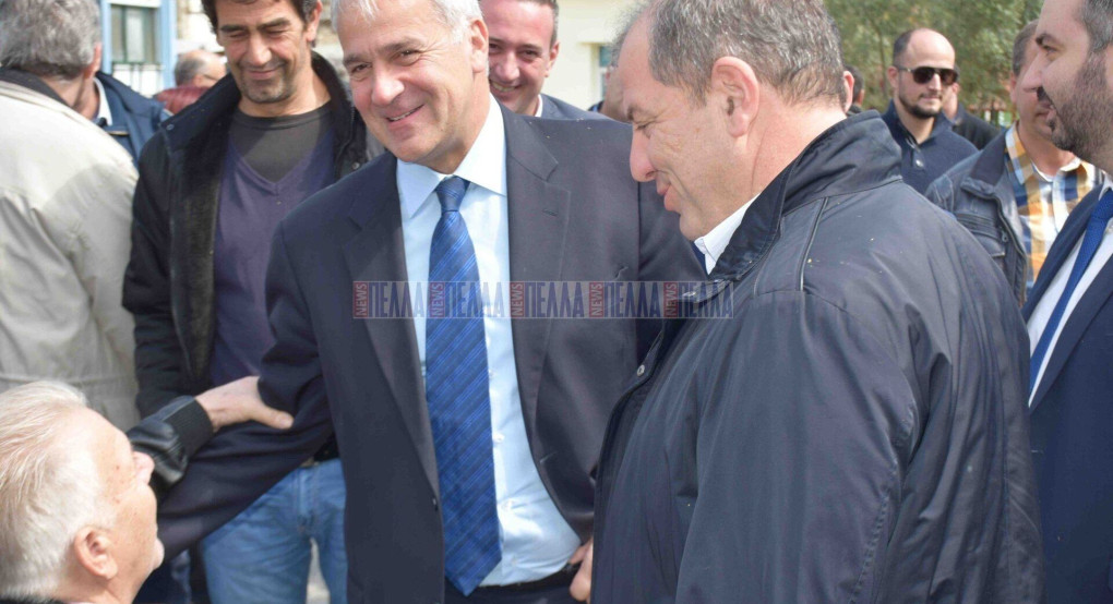 Συνάντηση Σταμενίτη με Βορίδη: παραγωγοί λαικών αγορών και ροδάκινο στο επίκεντρο της συζήτησης