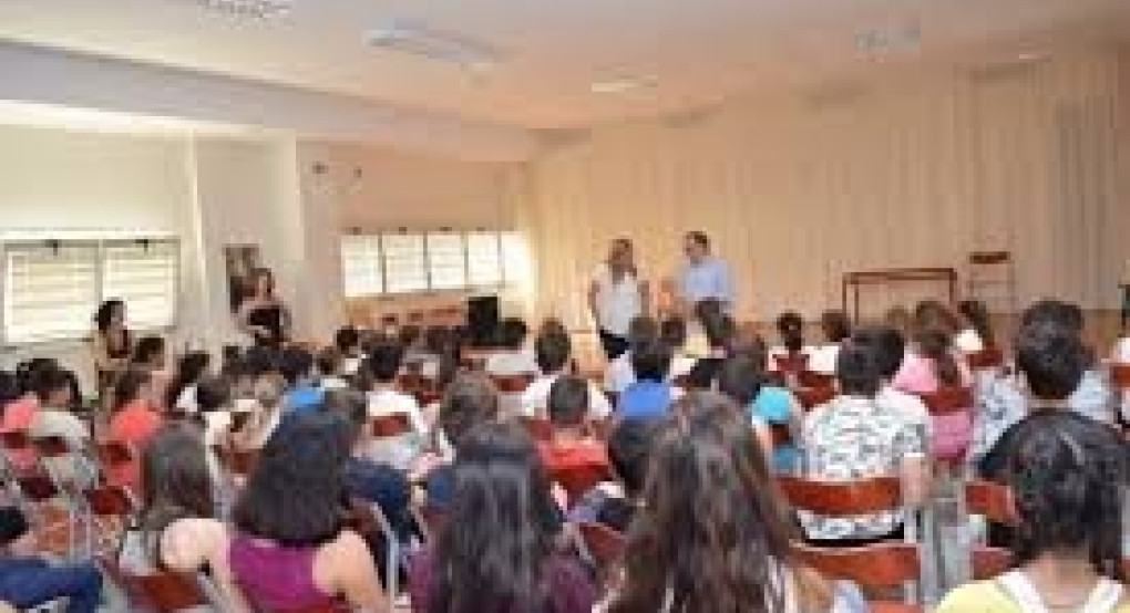 Ενισχύει τα σχολεία της Αλμωπίας με επιπλέον καθαρίστριες  ο Δήμαρχος 
