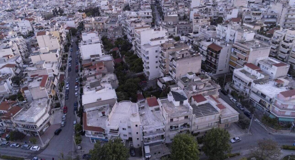 Νέο «Εξοικονομώ κατ’ Οίκον»: Διευρύνονται οι δαπάνες για τις οποίες θα επιχορηγούνται τα νοικοκυριά