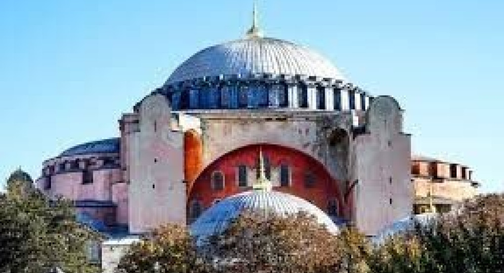Με κουρτίνες θα καλυφθούν οι αγιογραφίες στην Αγιά Σοφιά 