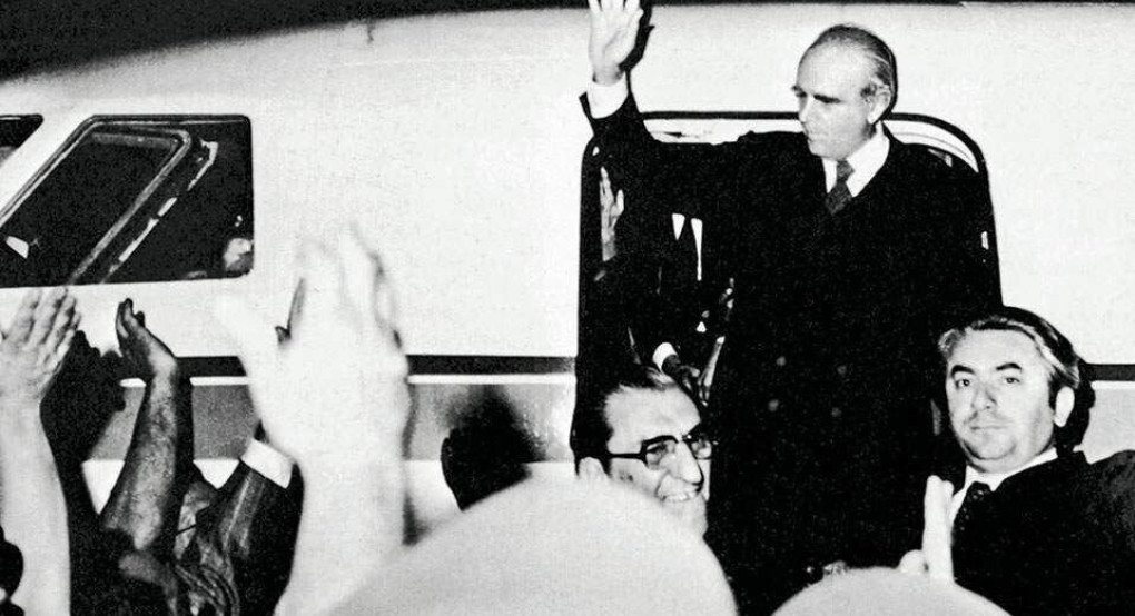 Καραμανλής : Το ταξίδι της επιστροφής στην Αθήνα τη νύχτα της 23ης Ιουλίου 1974