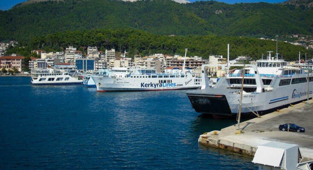Στις 12 το μεσημέρι θα ηχήσουν οι σειρήνες των πλοίων