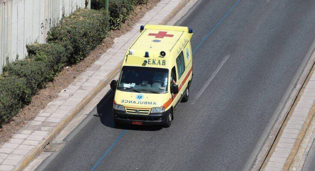 Τροχαίο στην Εγνατία: Μοτοσικλέτα συγκρούστηκε με τροχόσπιτο