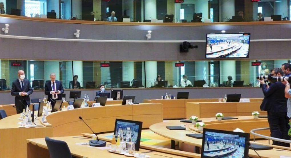 Σύνοδος Κορυφής: Κατέληξαν σε συμφωνία- Μητσοτάκης:Επιστρέφουμε με ένα πακέτο άνω των 70 δις. ευρώ