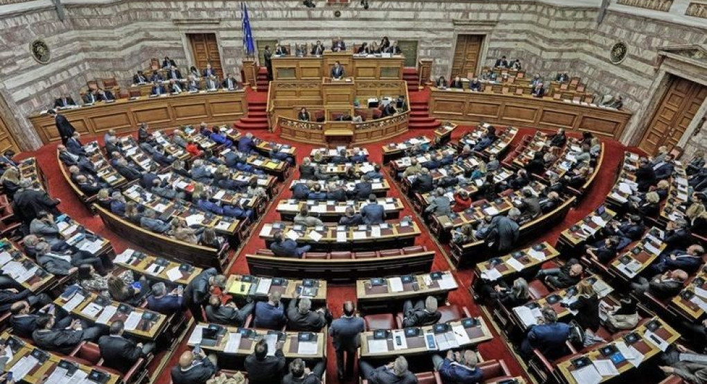 Με 187 «ναι» πέρασε το νομοσχέδιο Χρυσοχοΐδη για τις διαδηλώσεις
