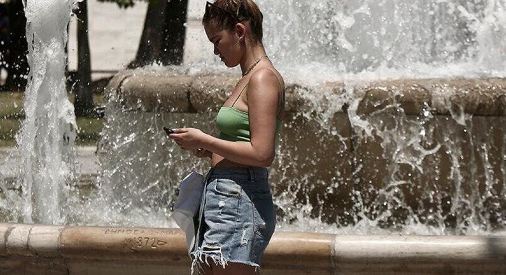 Καιρός: ηλιοφάνεια και ζέστη την Παρασκευή
