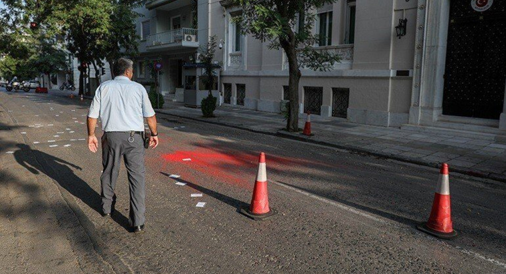 Δύο συλλήψεις για την επίθεση με μπογιές στην τουρκική πρεσβεία