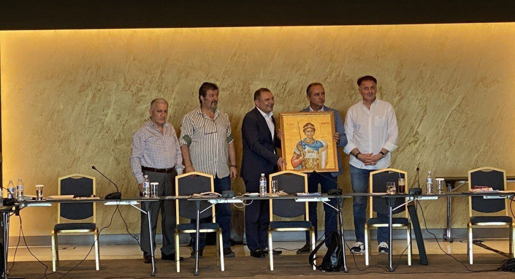 Τιμήθηκε ο Θόδωρος Καράογλου 